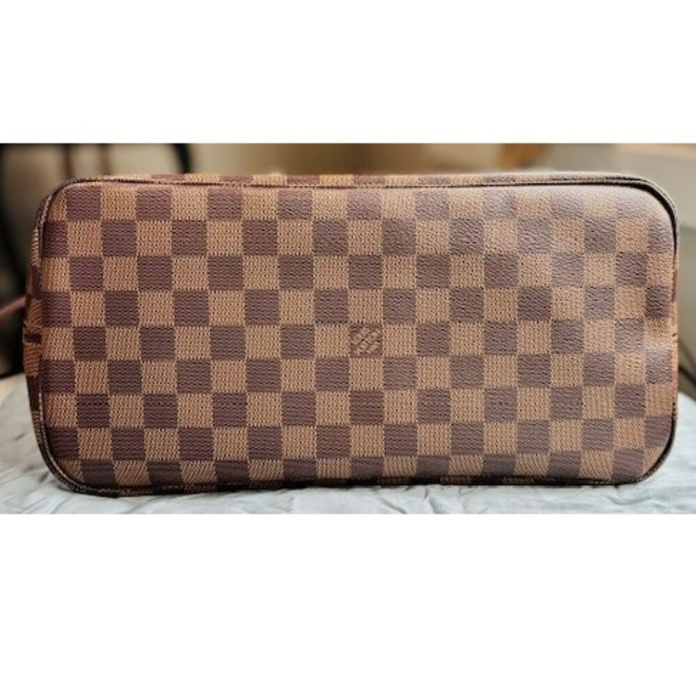 Louis Vuitton Neverfull MM Damier Ebene with Cerise interior - Picture 7 of 16